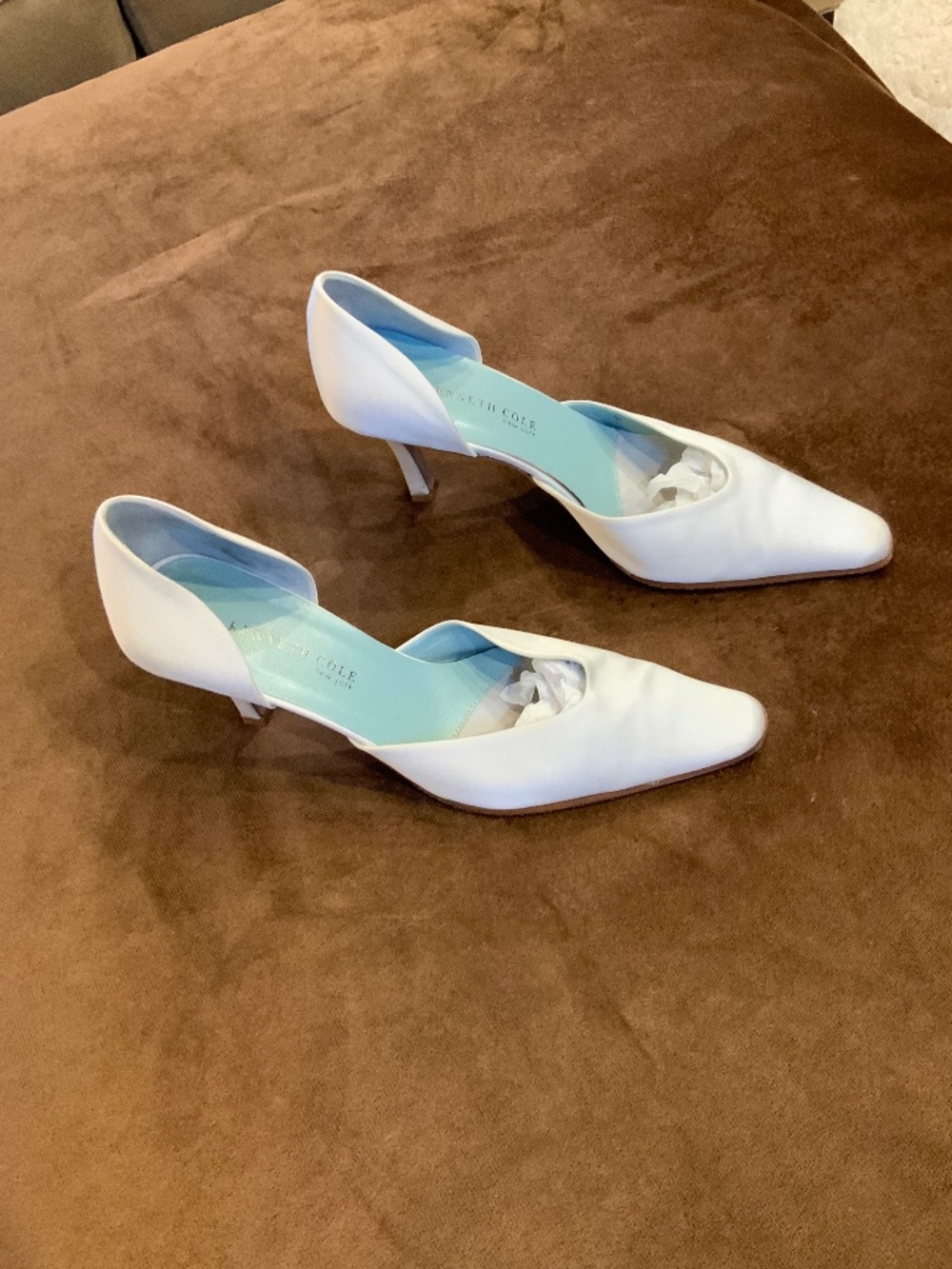Kenneth Cole White 7.5 Wedding heels blue interior Classic Timeless Bridal